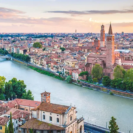 Simoni 10 ゲストハウス ヴェローナ